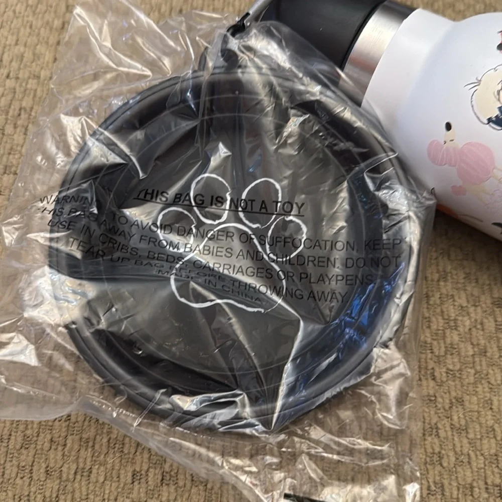 Modern Expressions Water Bottle with Pet‎ Bowl NEW